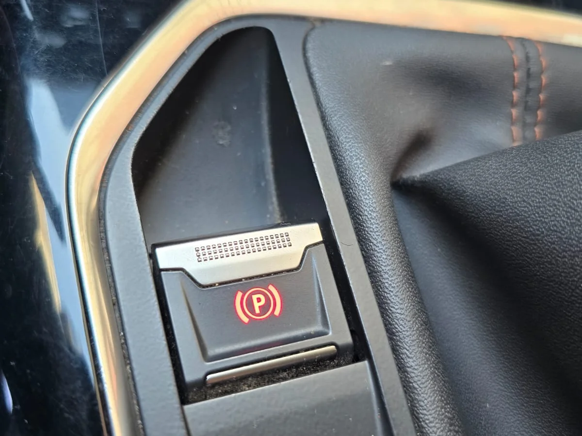 PEUGEOT 3008 MT 1.5 DIESEL - Miniatura 12