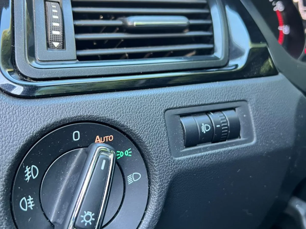 Skoda Rapid Spaceback Style 1.2 Tsi MT - Miniatura 8