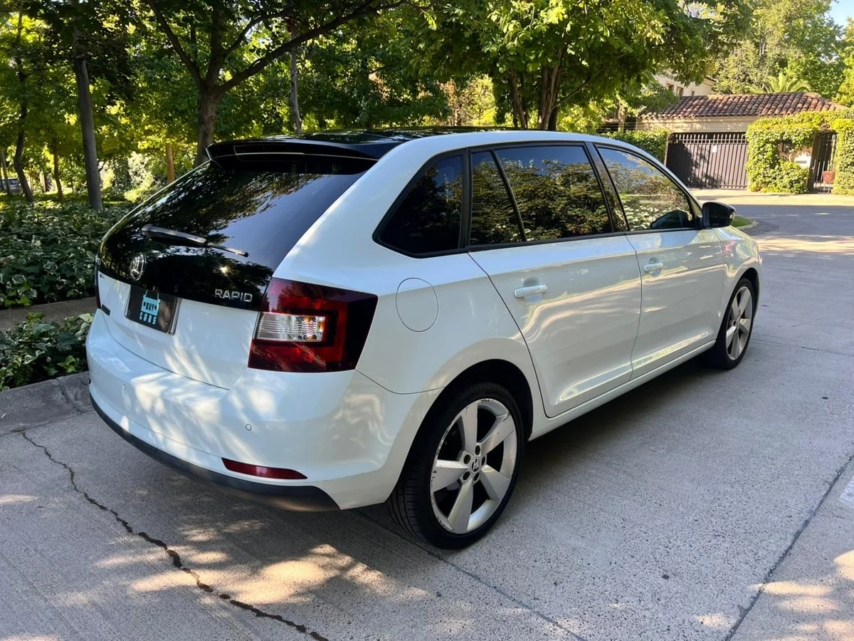Skoda Rapid Spaceback Style 1.2 Tsi MT - Miniatura 13