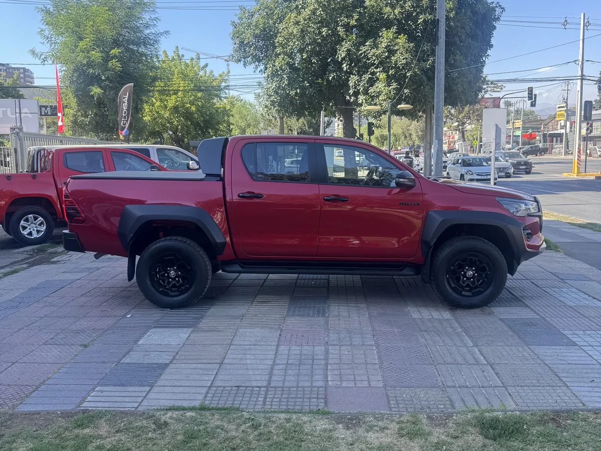 Toyota Hilux 2024 - Miniatura 7
