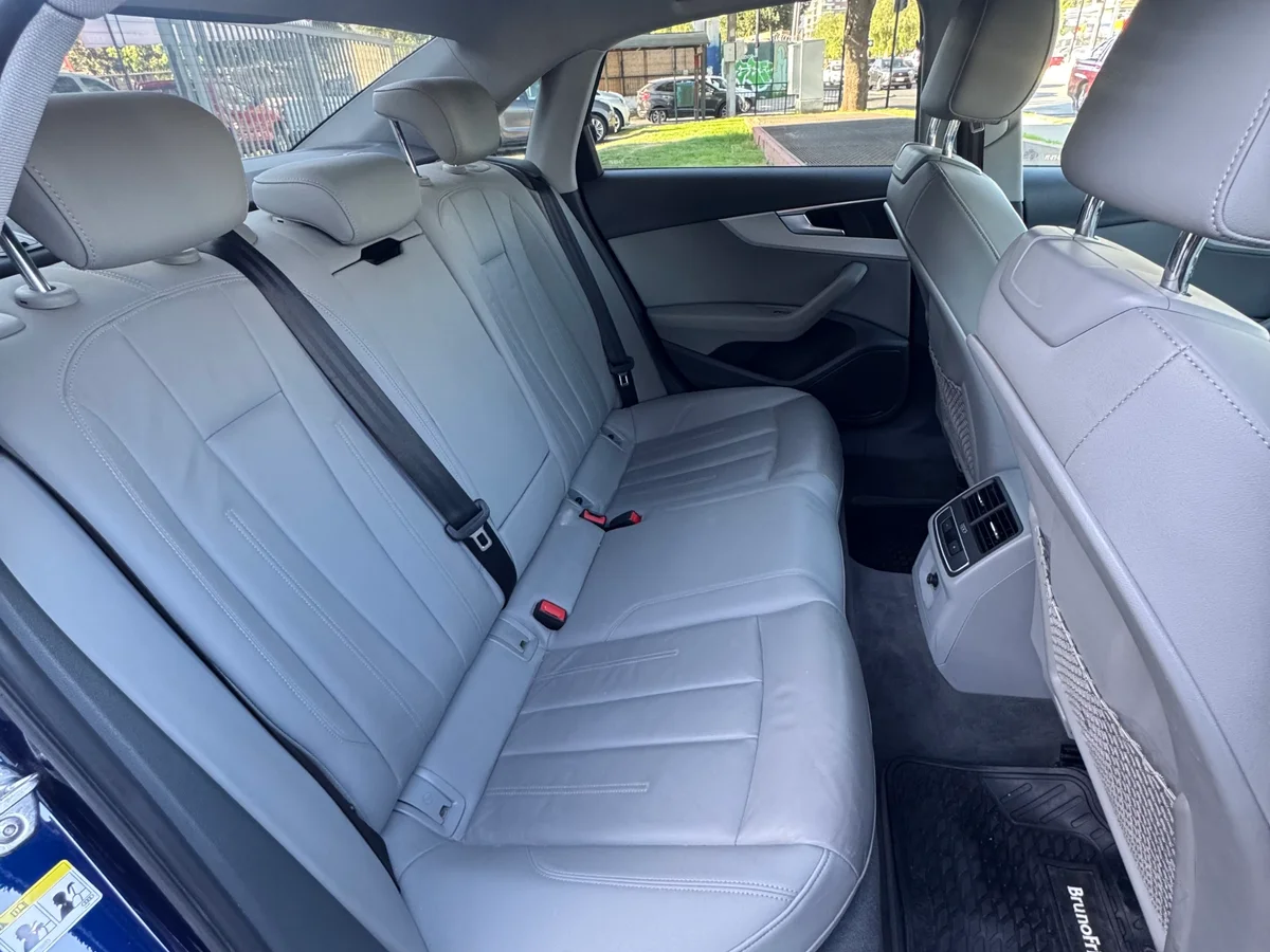 AUDI A4 35 TFSI 2.0 AUT 2021 - Miniatura 12