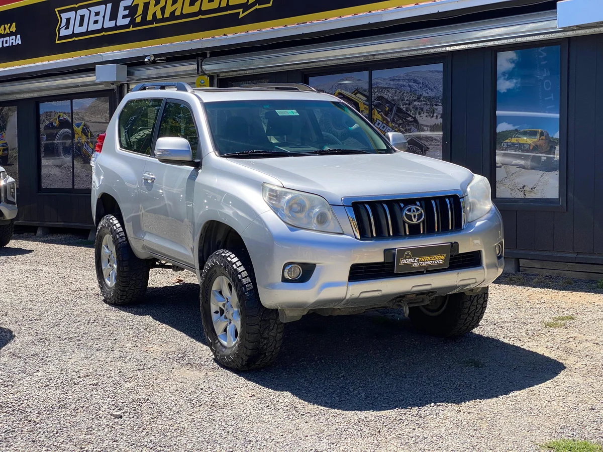 TOYOTA LAND CRUISER PRADO 2.7 2011