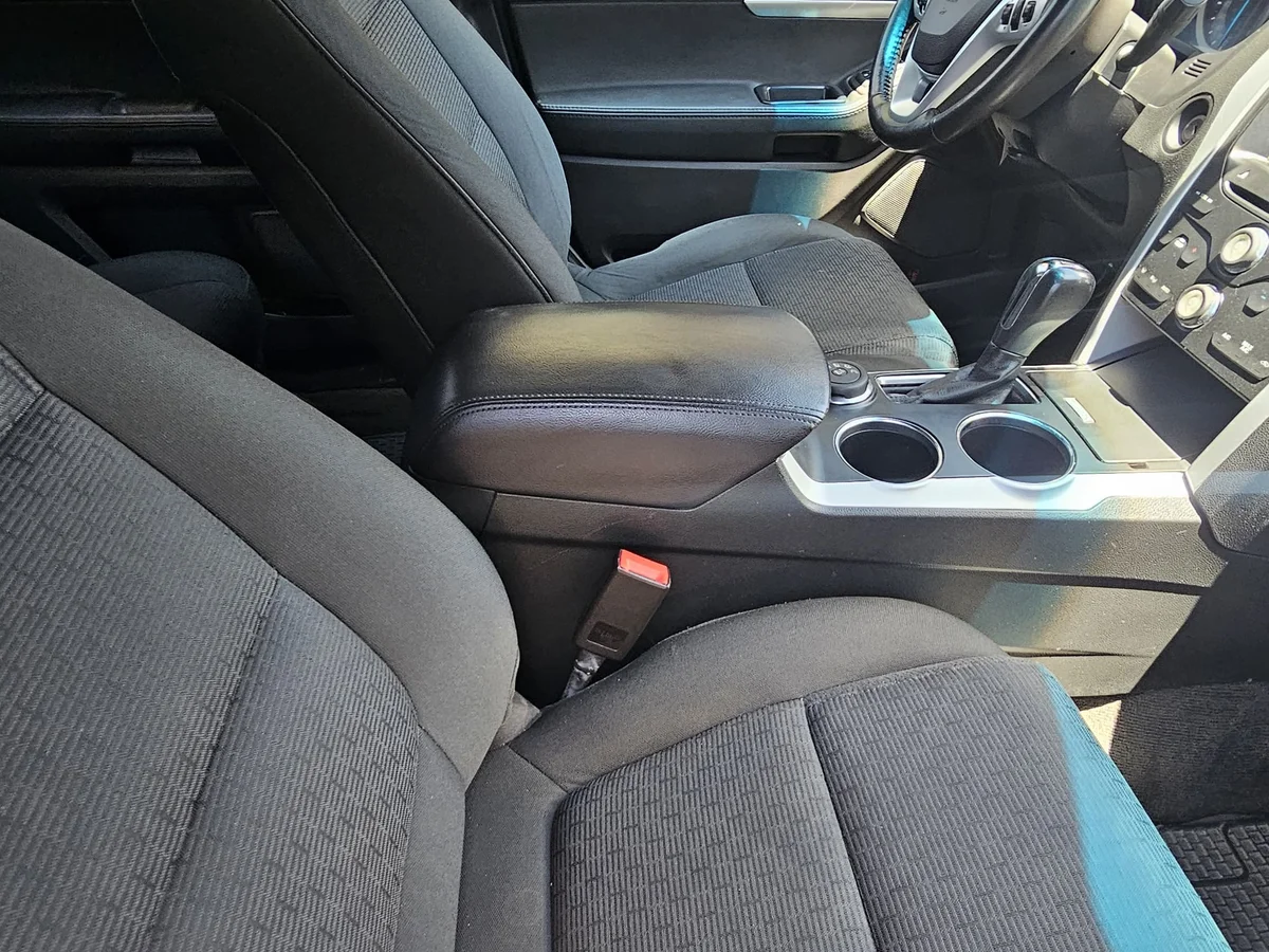 Ford Explorer 4x4 3.5cc - Miniatura 6