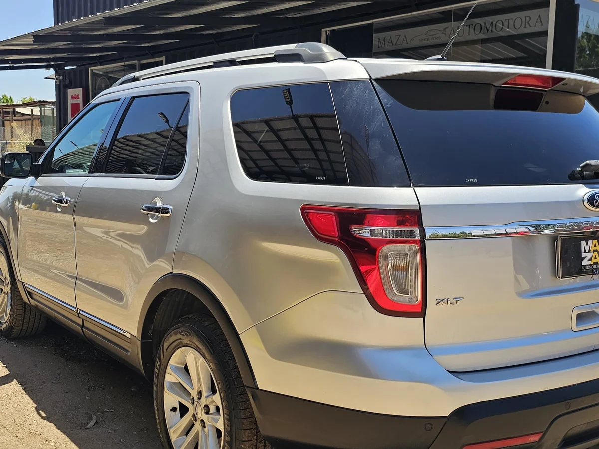 Ford Explorer 4x4 3.5cc - Miniatura 10