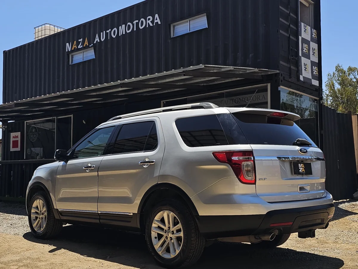 Ford Explorer 4x4 3.5cc - Miniatura 11