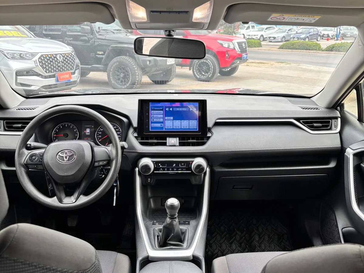 TOYOTA RAV 4 - Miniatura 6