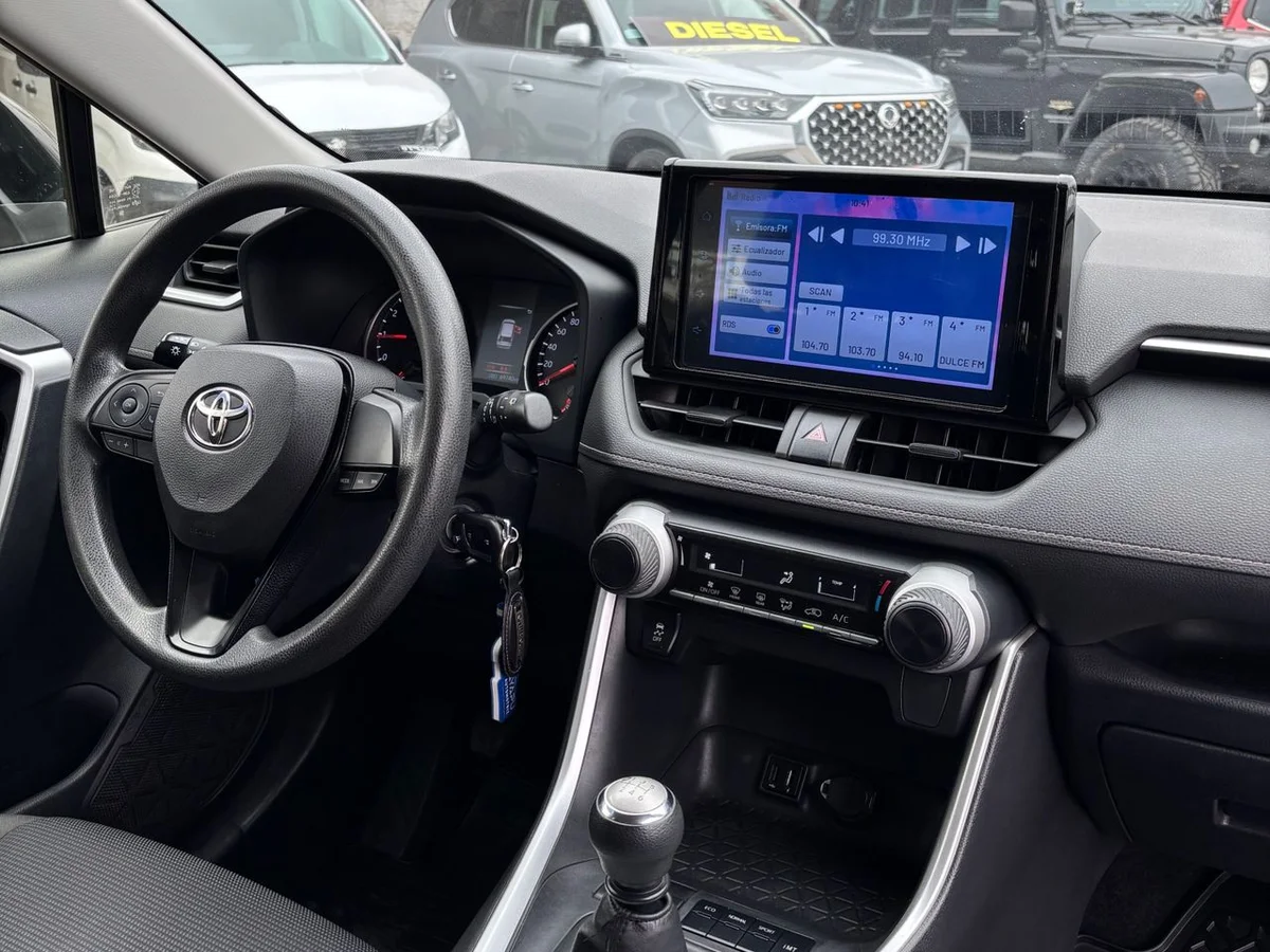 TOYOTA RAV 4 - Miniatura 7