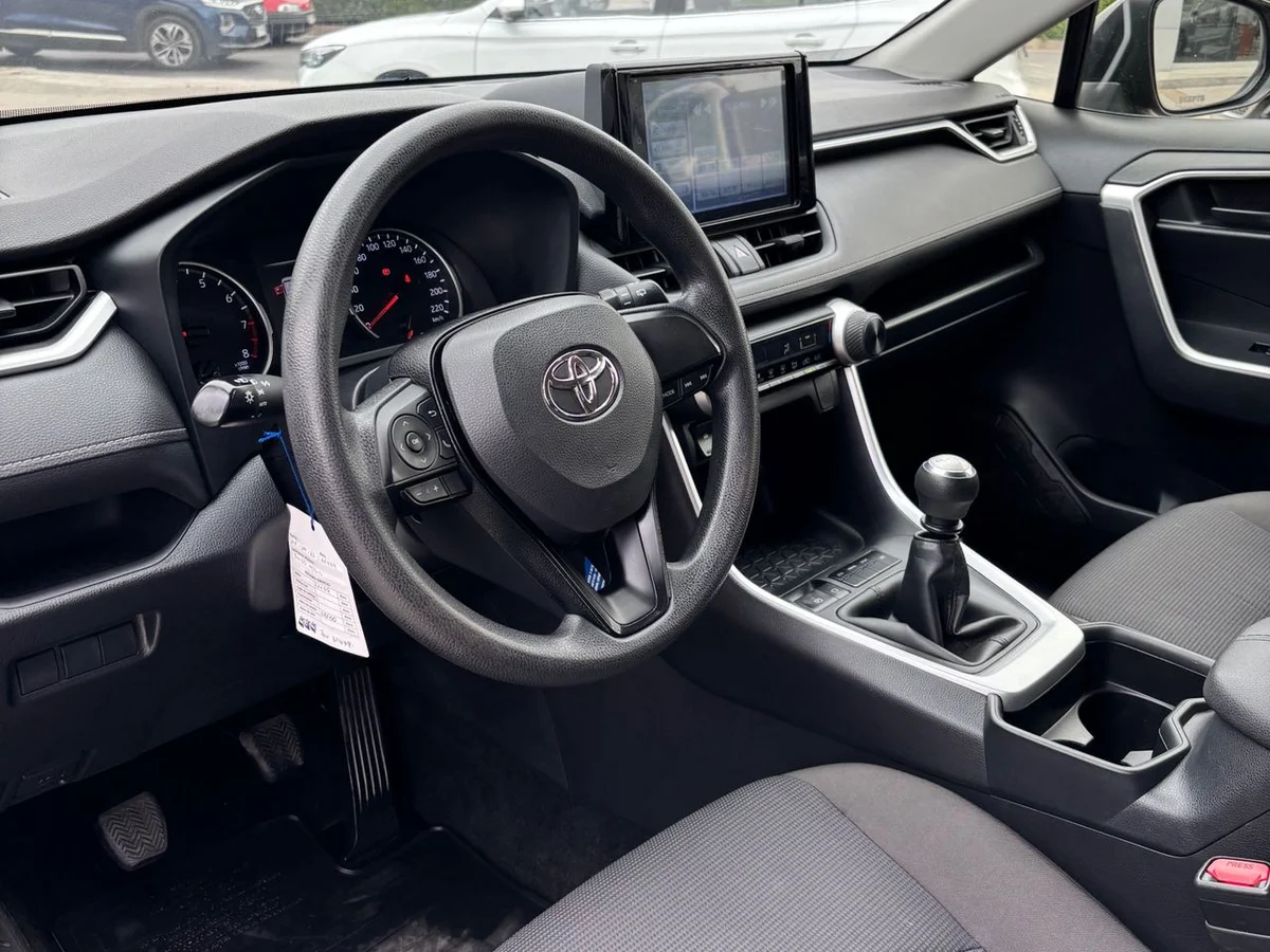 TOYOTA RAV 4 - Miniatura 8