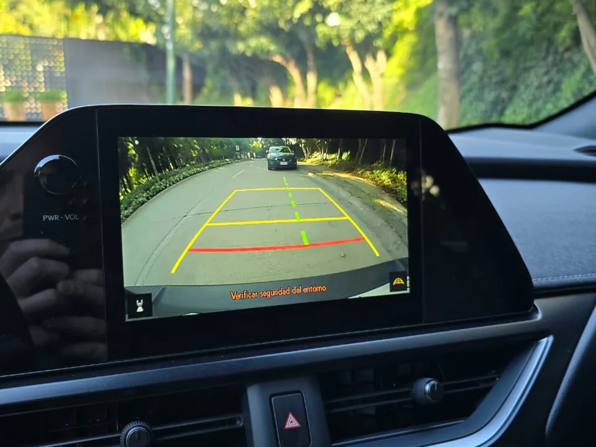 LEXUS UX300H HEV 4X2 2.0 AT - Miniatura 4