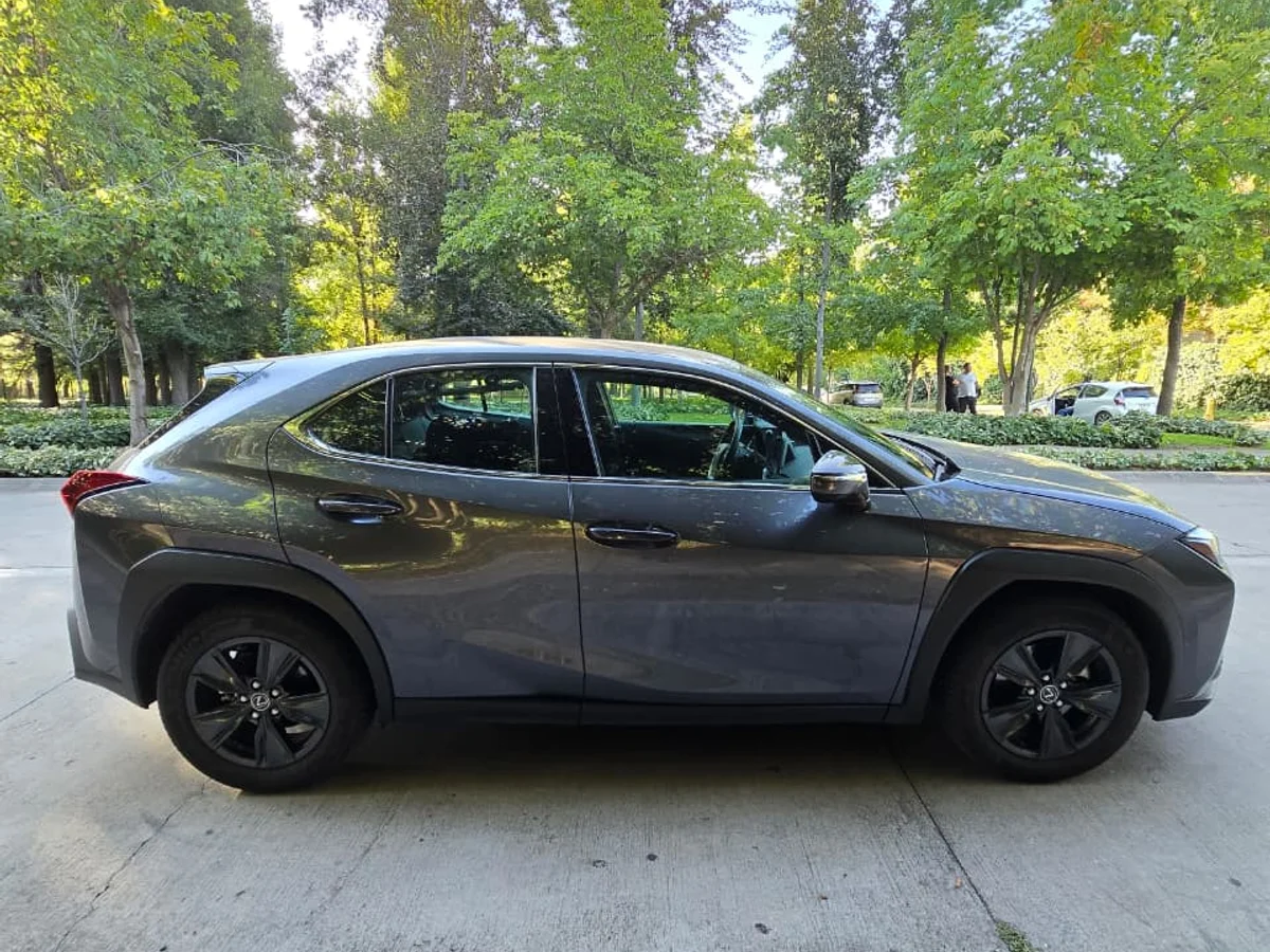 LEXUS UX300H HEV 4X2 2.0 AT - Miniatura 6