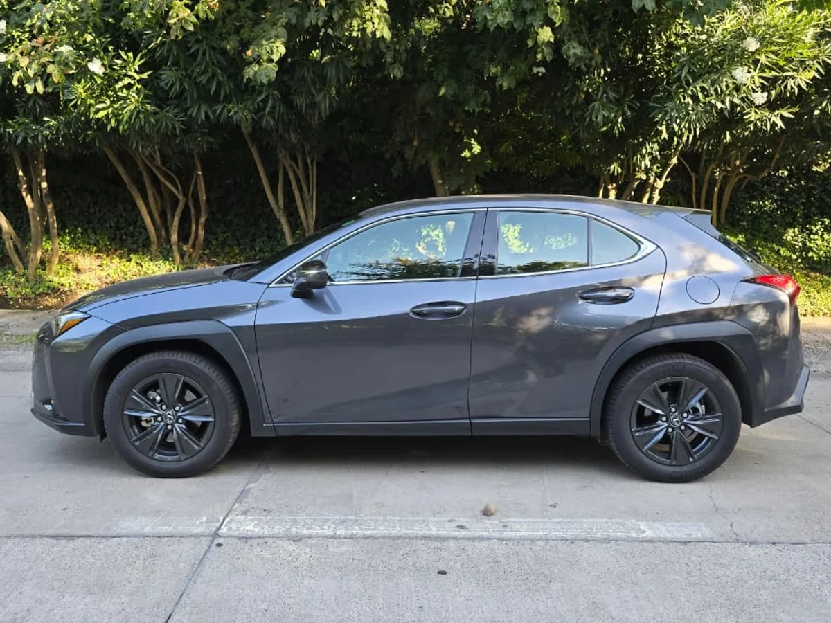 LEXUS UX300H HEV 4X2 2.0 AT - Miniatura 11