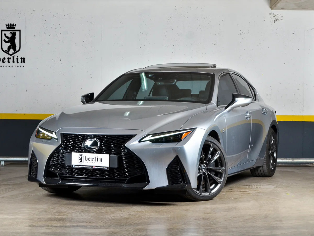 Lexus IS300 F Sport 2024