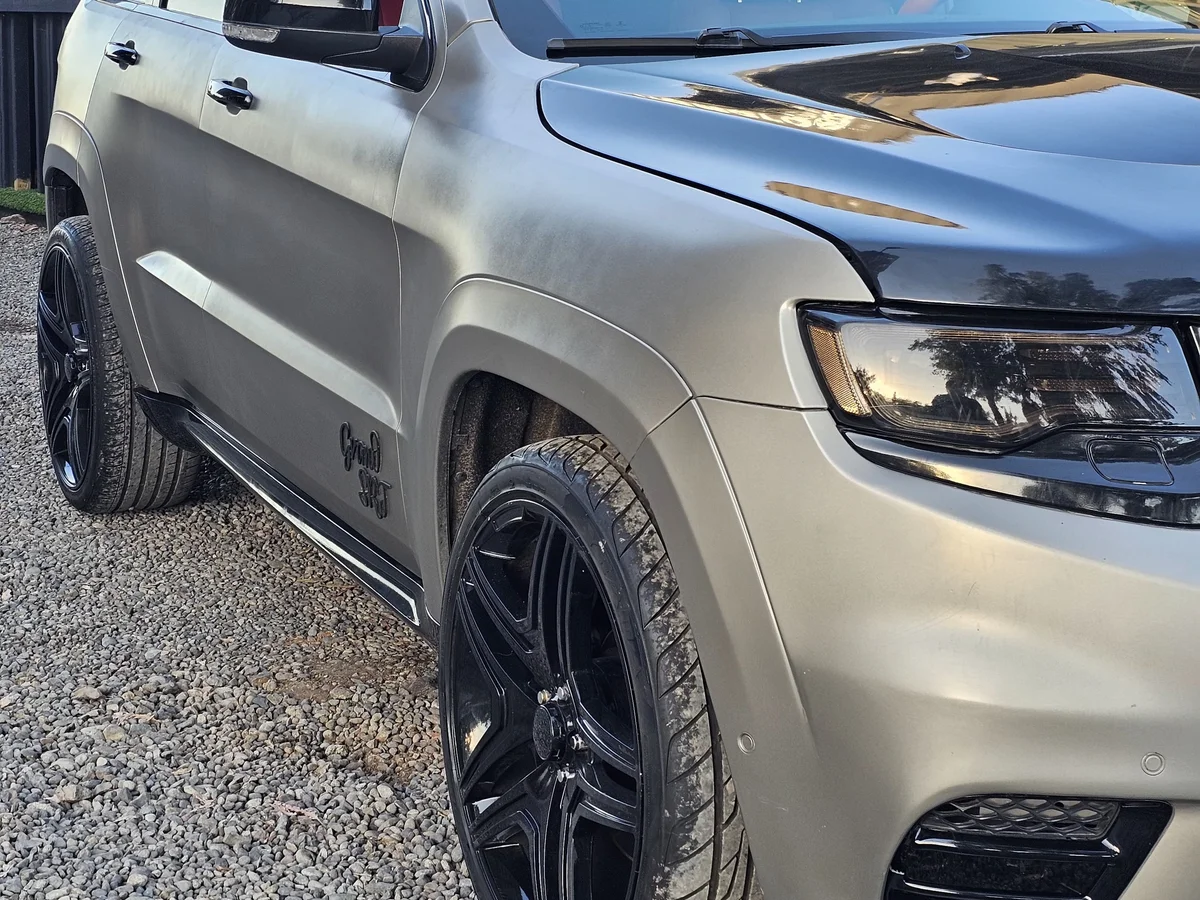 JEEP Grand Cherokee 6.4cc 2018 - Miniatura 3