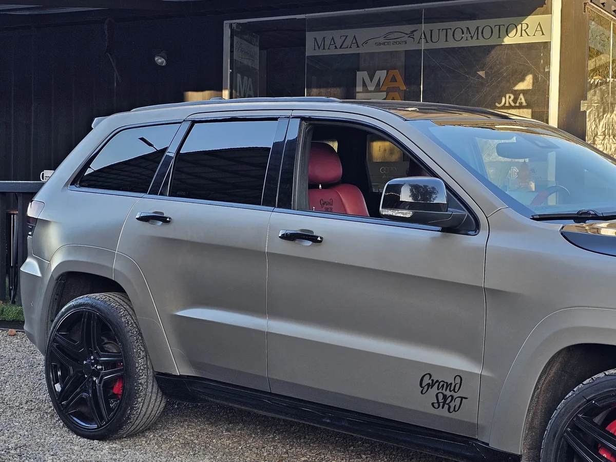 JEEP Grand Cherokee 6.4cc 2018 - Miniatura 2