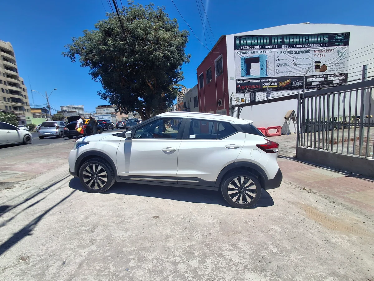 2018 Nissan Kicks Advance - Miniatura 4