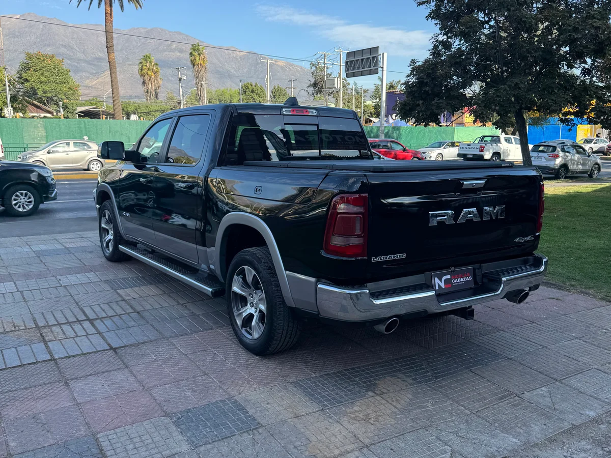 DODGE RAM 1.500 LARAMIE 5.7
