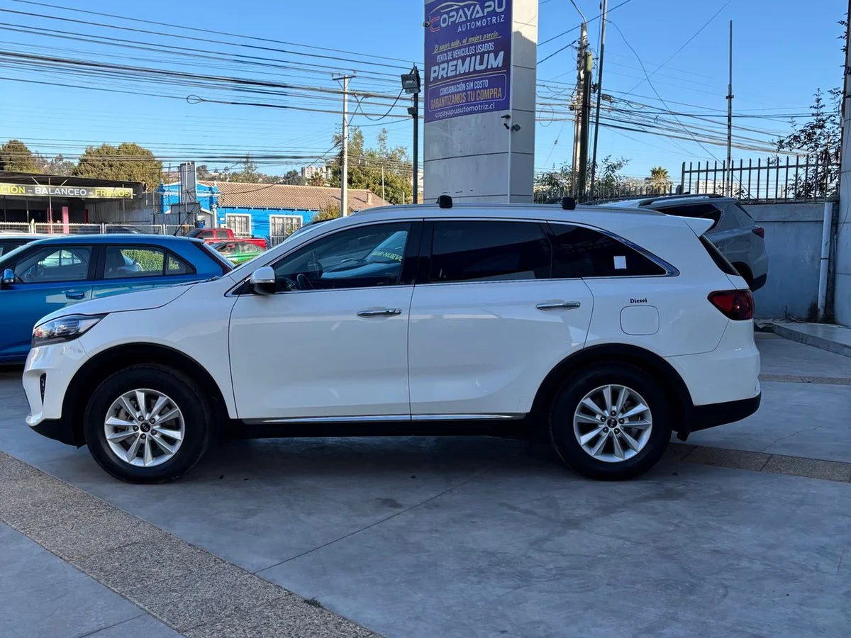 KIA SORENTO 2.2 EX 2020 - Miniatura 3