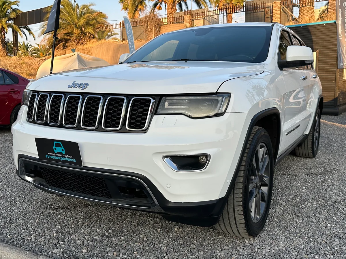 JEEP GRAND CHEROKEE 3.6 LIMITED 4WD UNICO DUEÑO - Miniatura 2