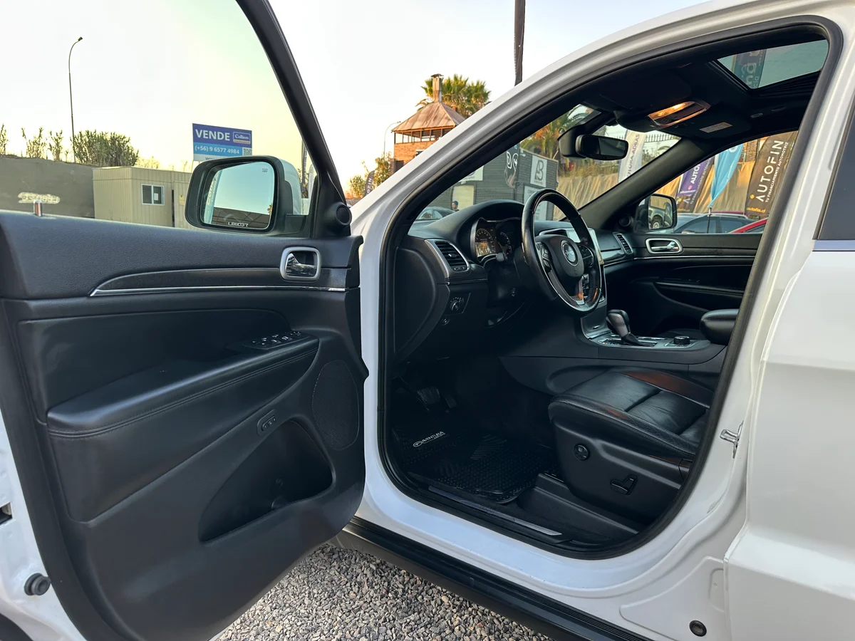 JEEP GRAND CHEROKEE 3.6 LIMITED 4WD UNICO DUEÑO - Miniatura 13
