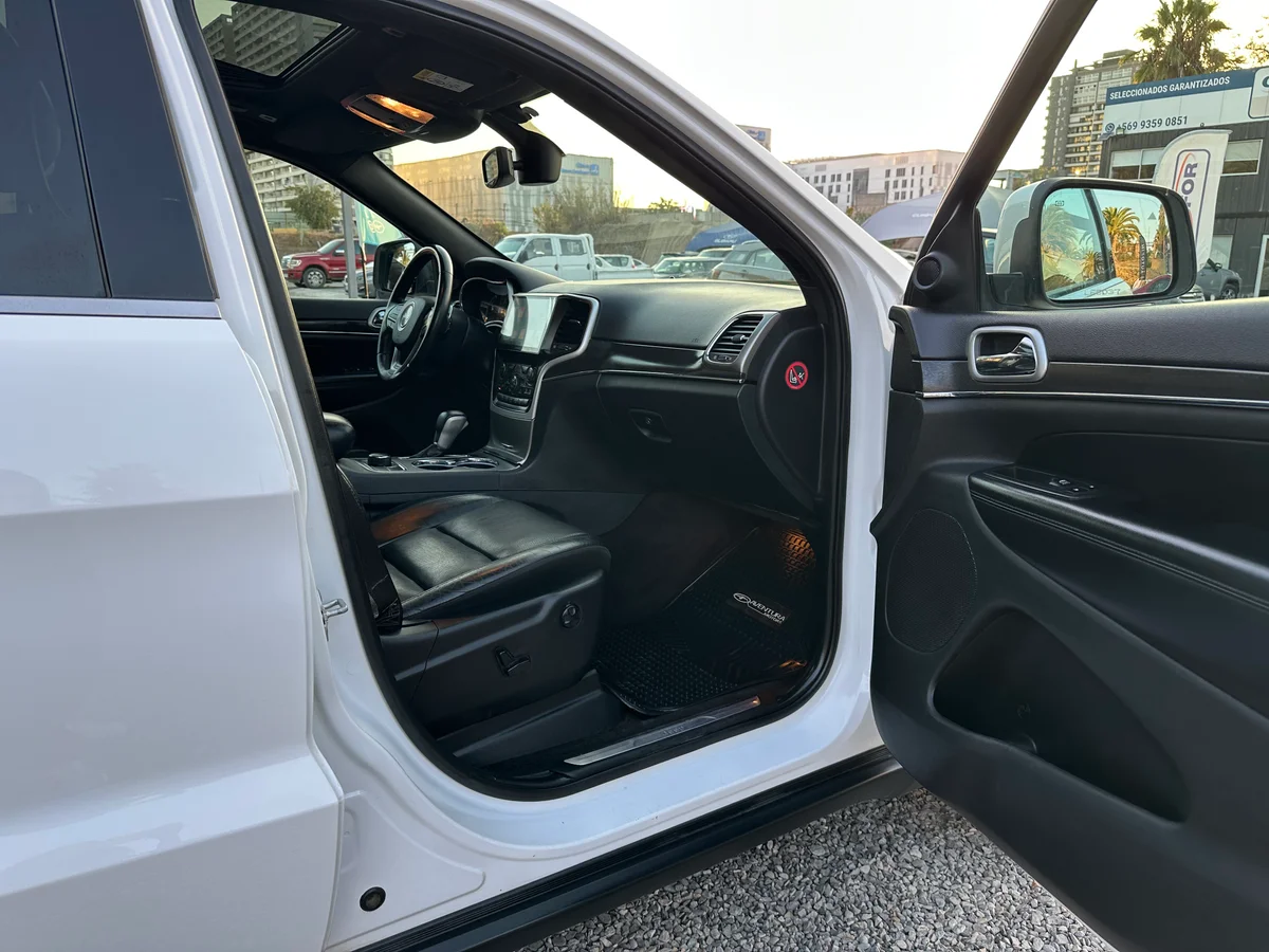 JEEP GRAND CHEROKEE 3.6 LIMITED 4WD UNICO DUEÑO - Miniatura 16