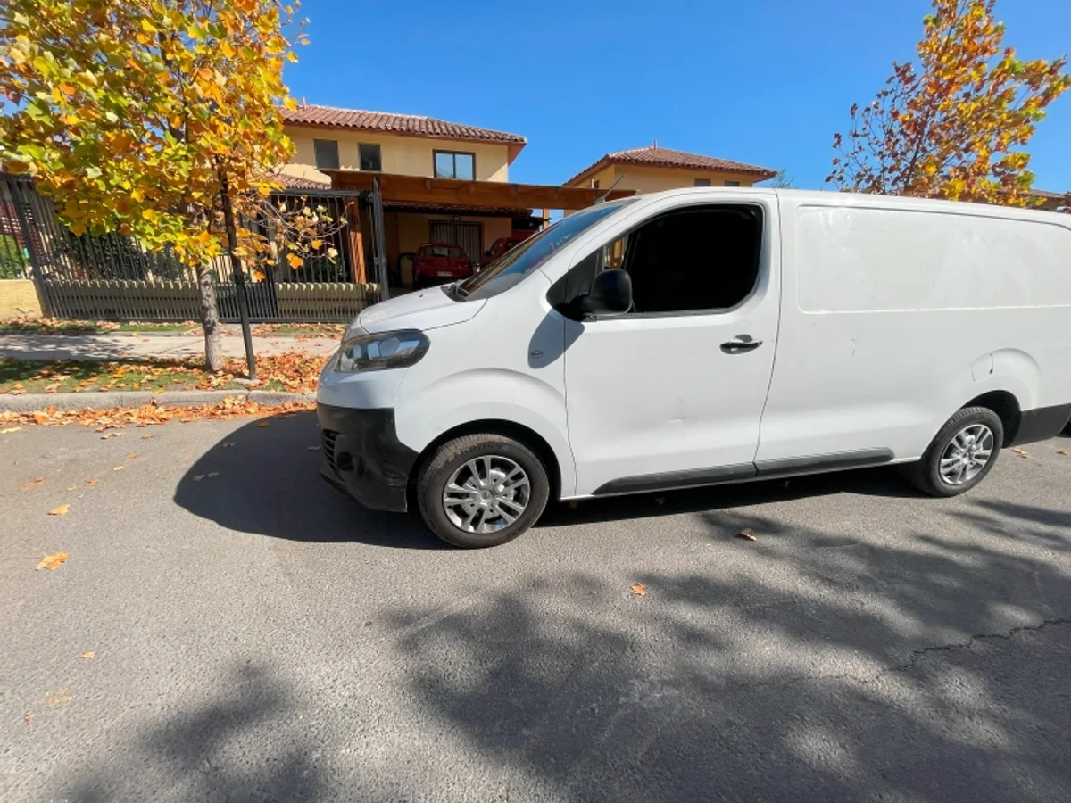 Citroën Jumpy es un furgón de carga - Miniatura 6