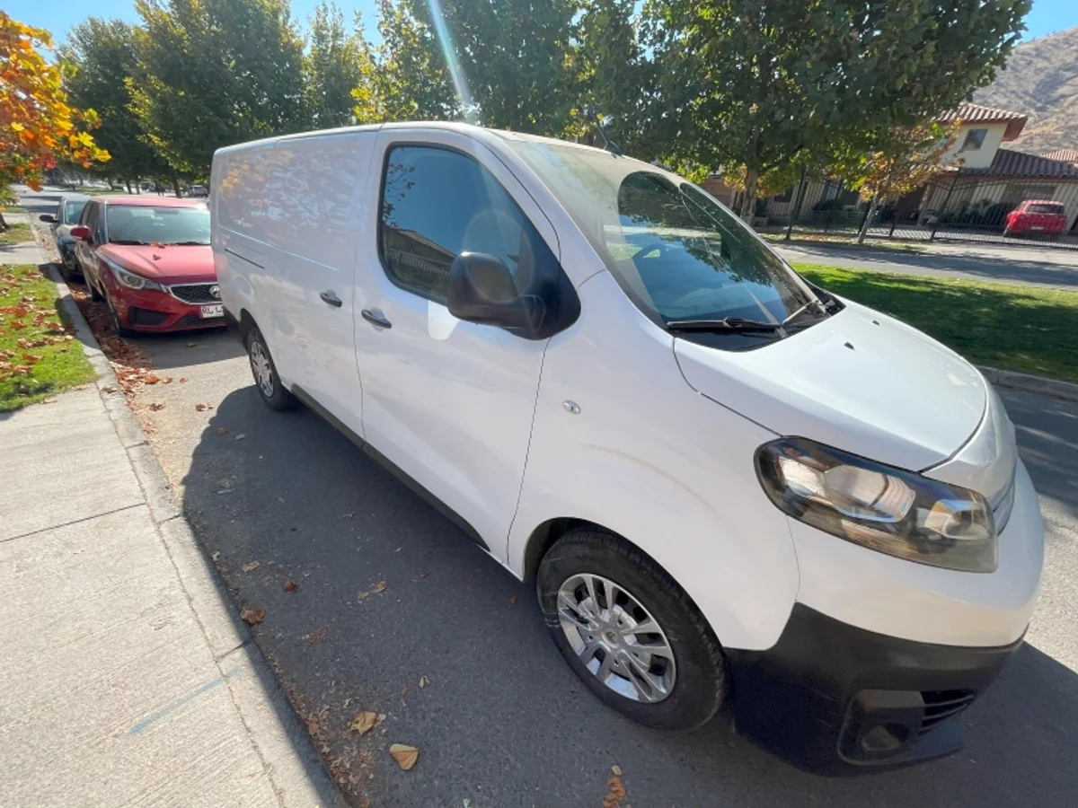 Citroën Jumpy es un furgón de carga - Miniatura 10