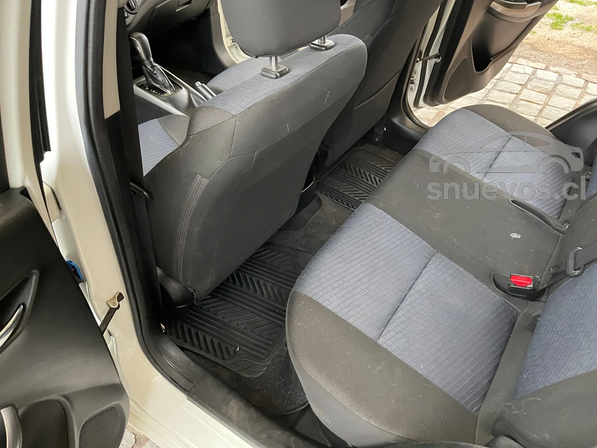 El Suzuki Baleno HB 1.4 GLS automático - Miniatura 11