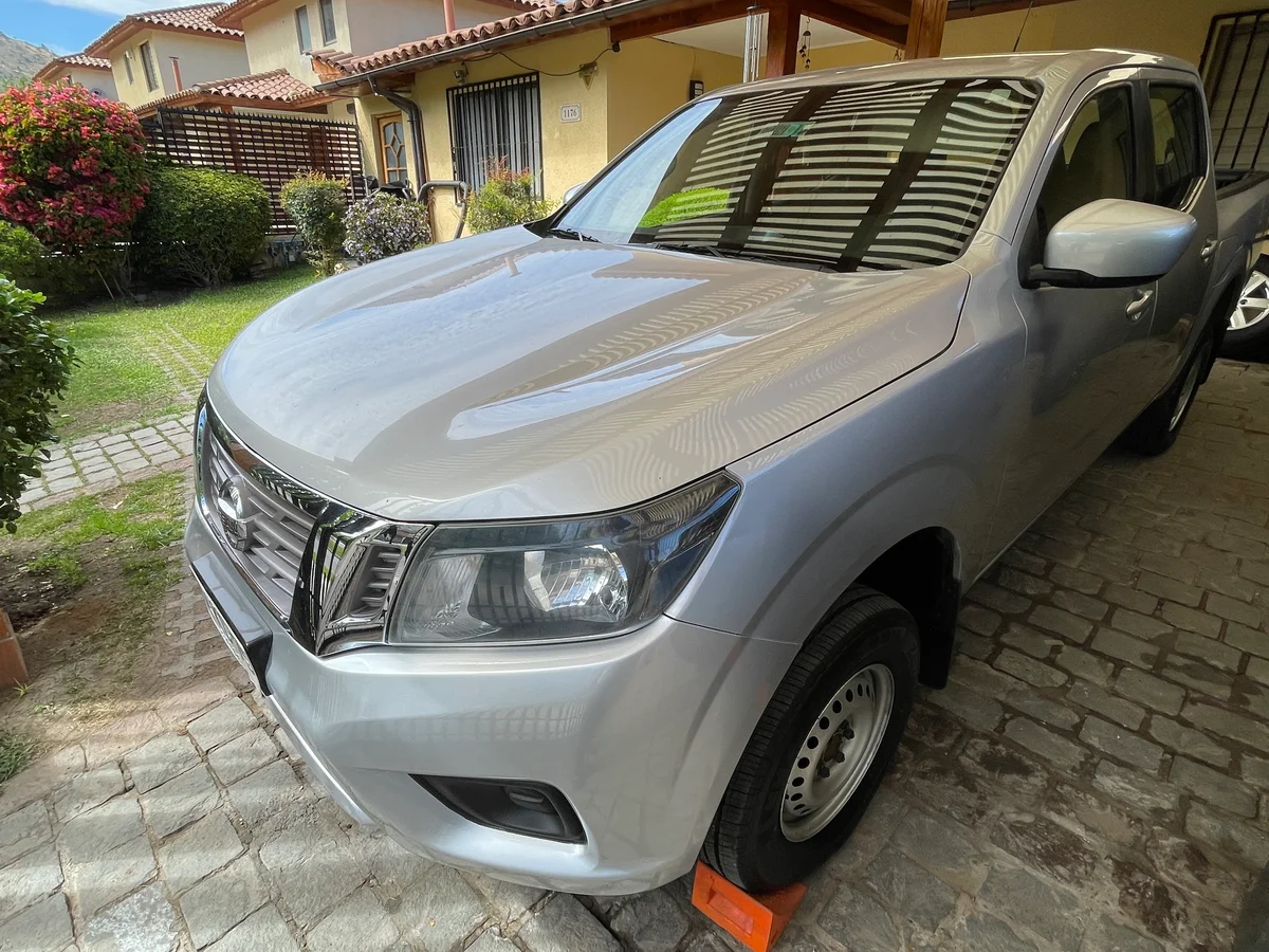 Nissan NP300 4×2 (doble cabina / motor 2.3 diesel) - Miniatura 2