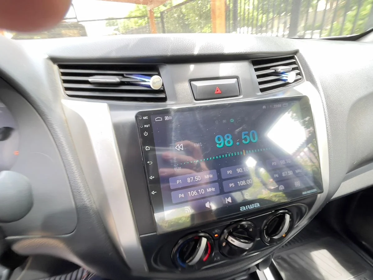 Nissan NP300 4×2 (doble cabina / motor 2.3 diesel) - Miniatura 7