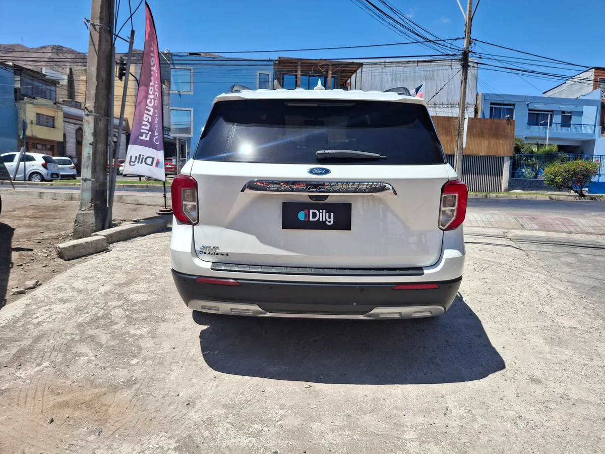 2023 Ford Explorer XLT 4x2 2.3 ecoboost - Miniatura 6