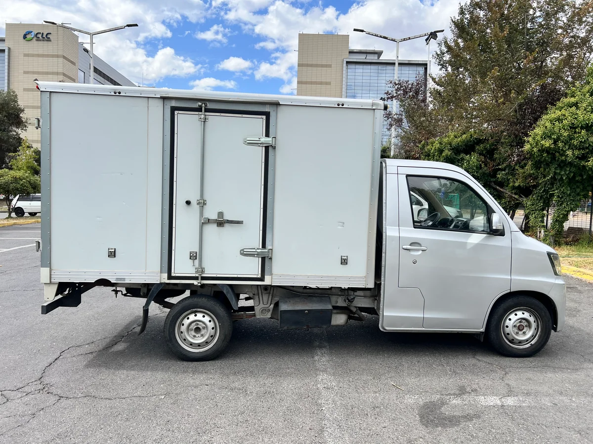 FAW T80 Carrozado año 2018 - Miniatura 3