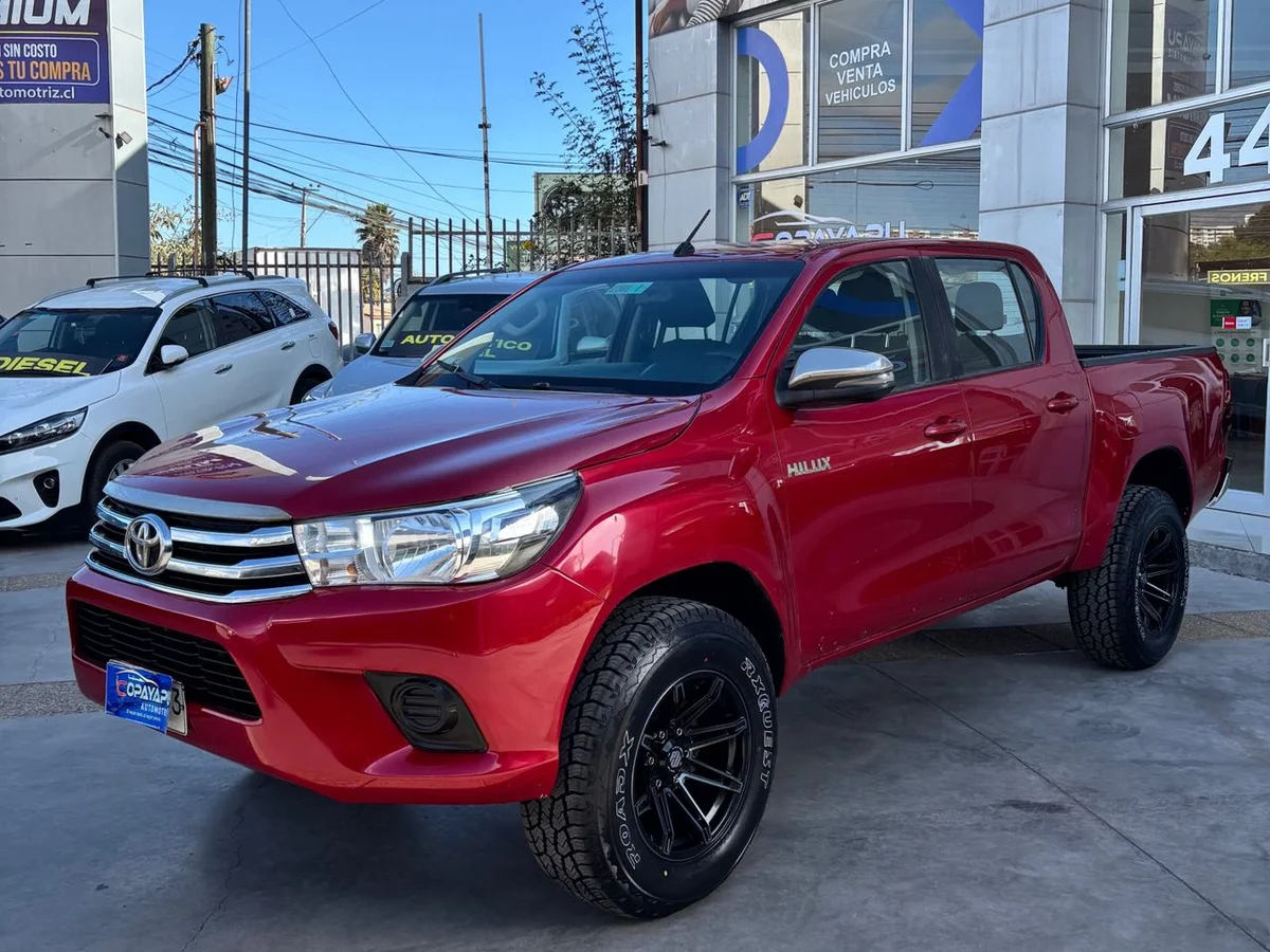 TOYOTA HILUX SR 4X4 2.4 - Miniatura 2