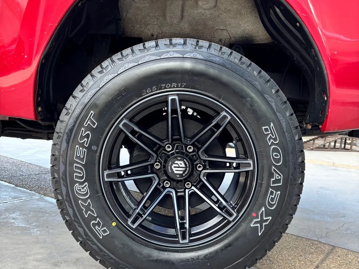 TOYOTA HILUX SR 4X4 2.4 - Miniatura 10