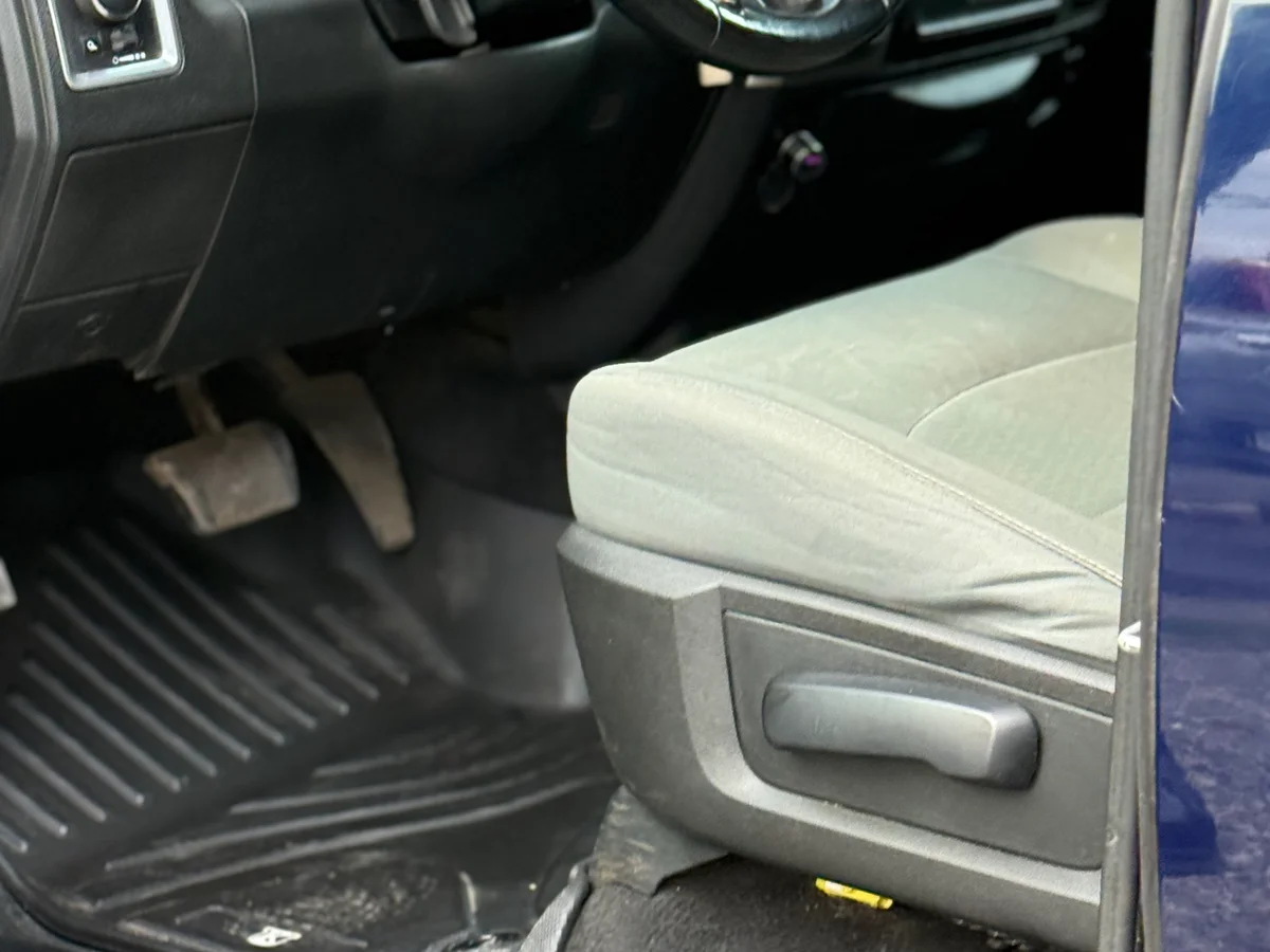 Dodge RAM 1500 SLT 2018 - Miniatura 10