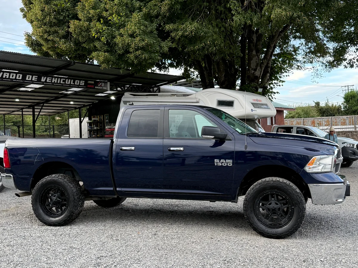 Dodge RAM 1500 SLT 2018 - Miniatura 7