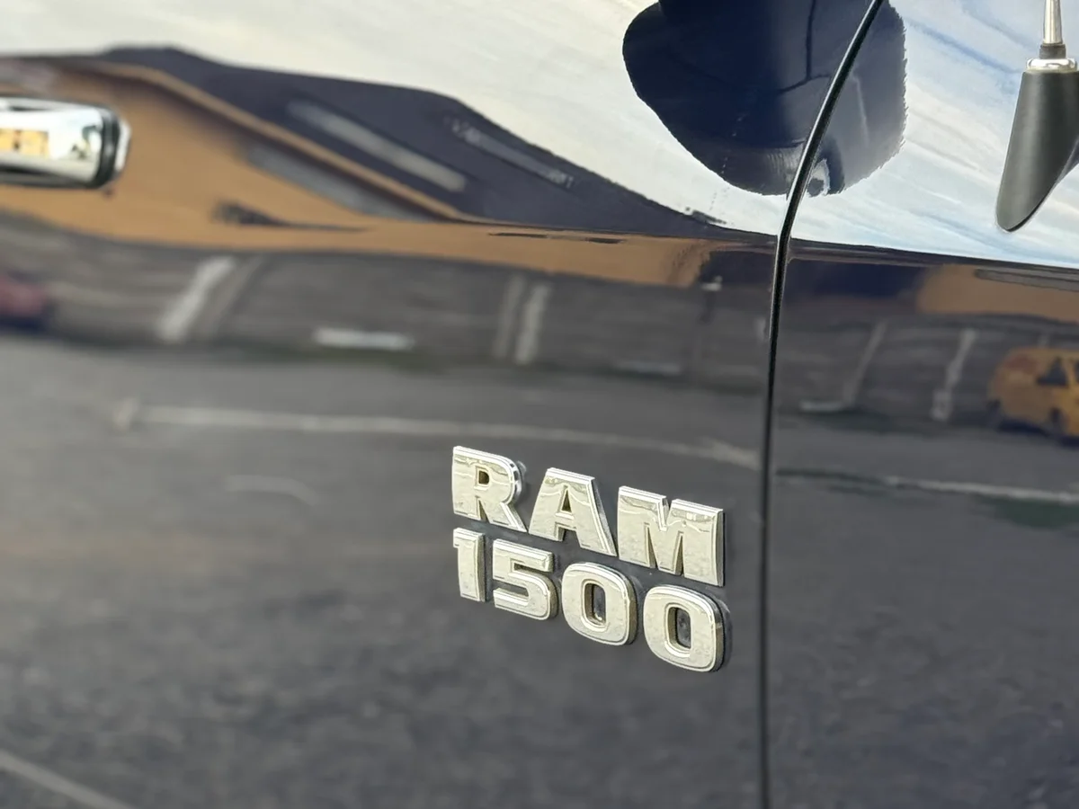 Dodge RAM 1500 SLT 2018 - Miniatura 12