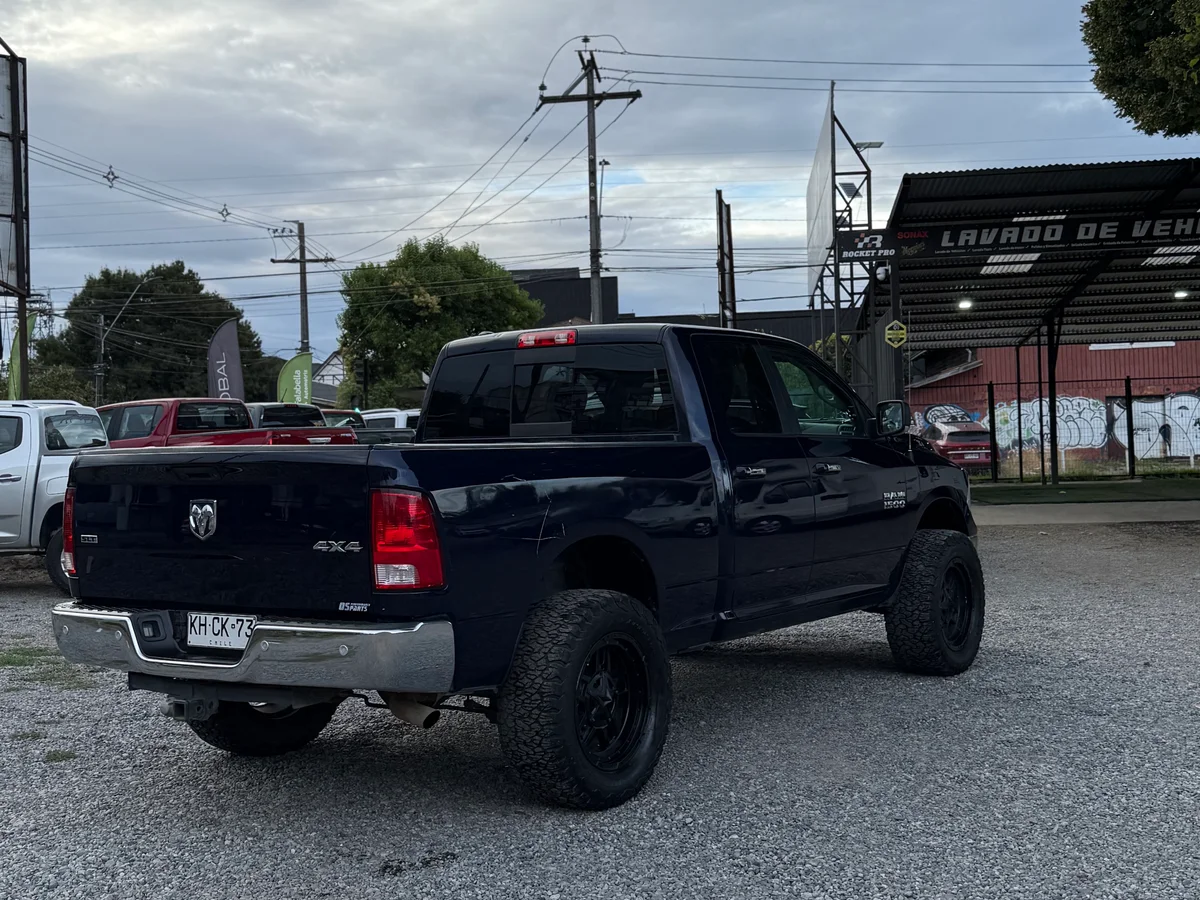 Dodge RAM 1500 SLT 2018 - Miniatura 11