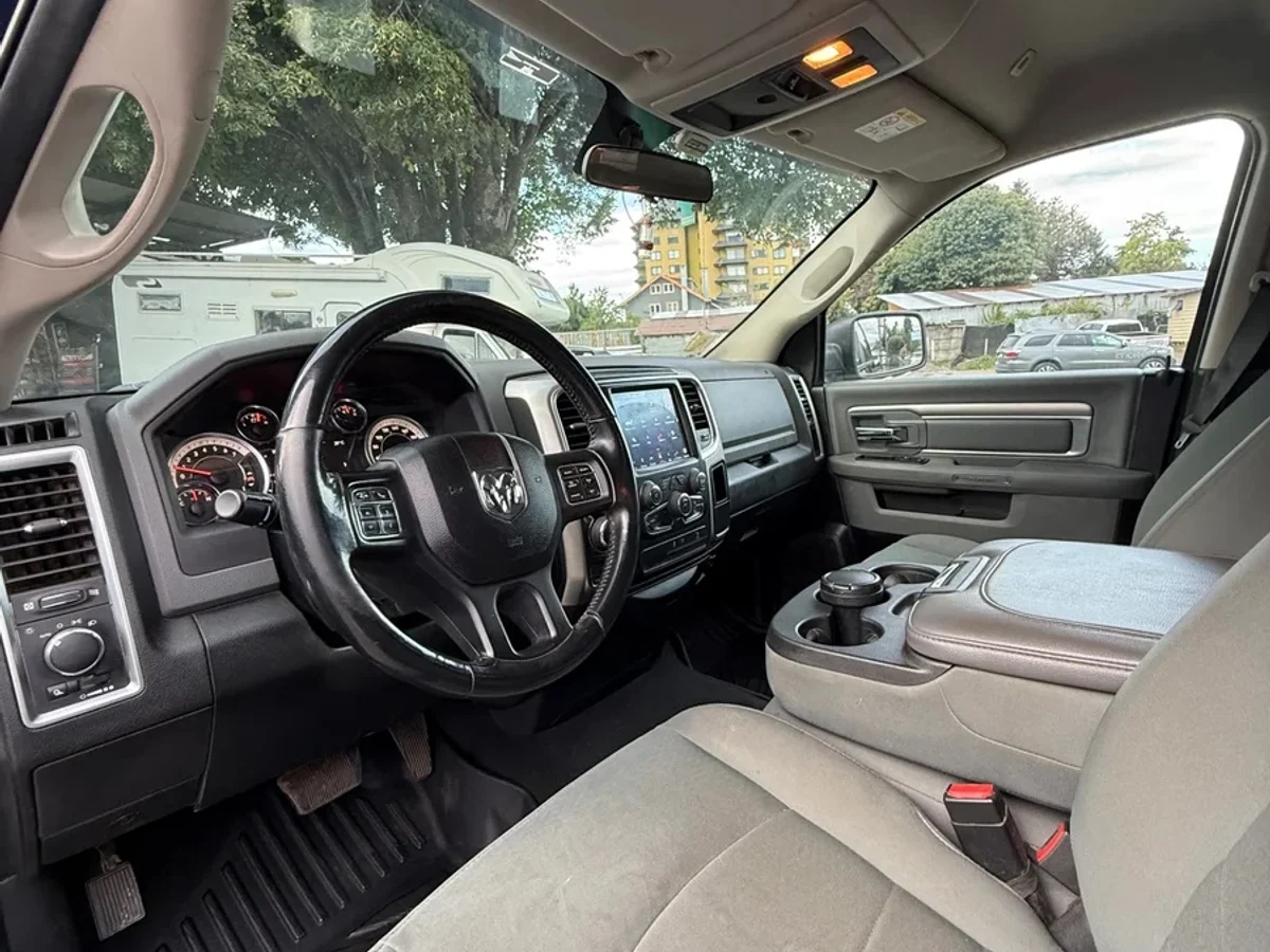 Dodge RAM 1500 SLT 2018 - Miniatura 16