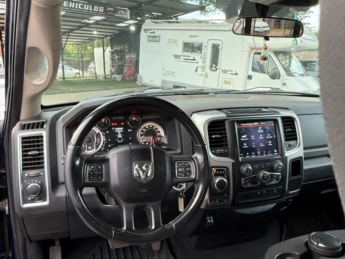 Dodge RAM 1500 SLT 2018 - Miniatura 13