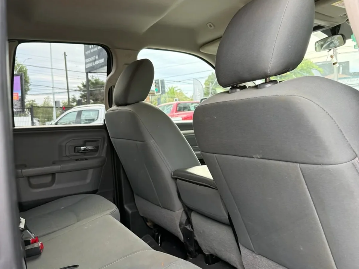 Dodge RAM 1500 SLT 2018 - Miniatura 14