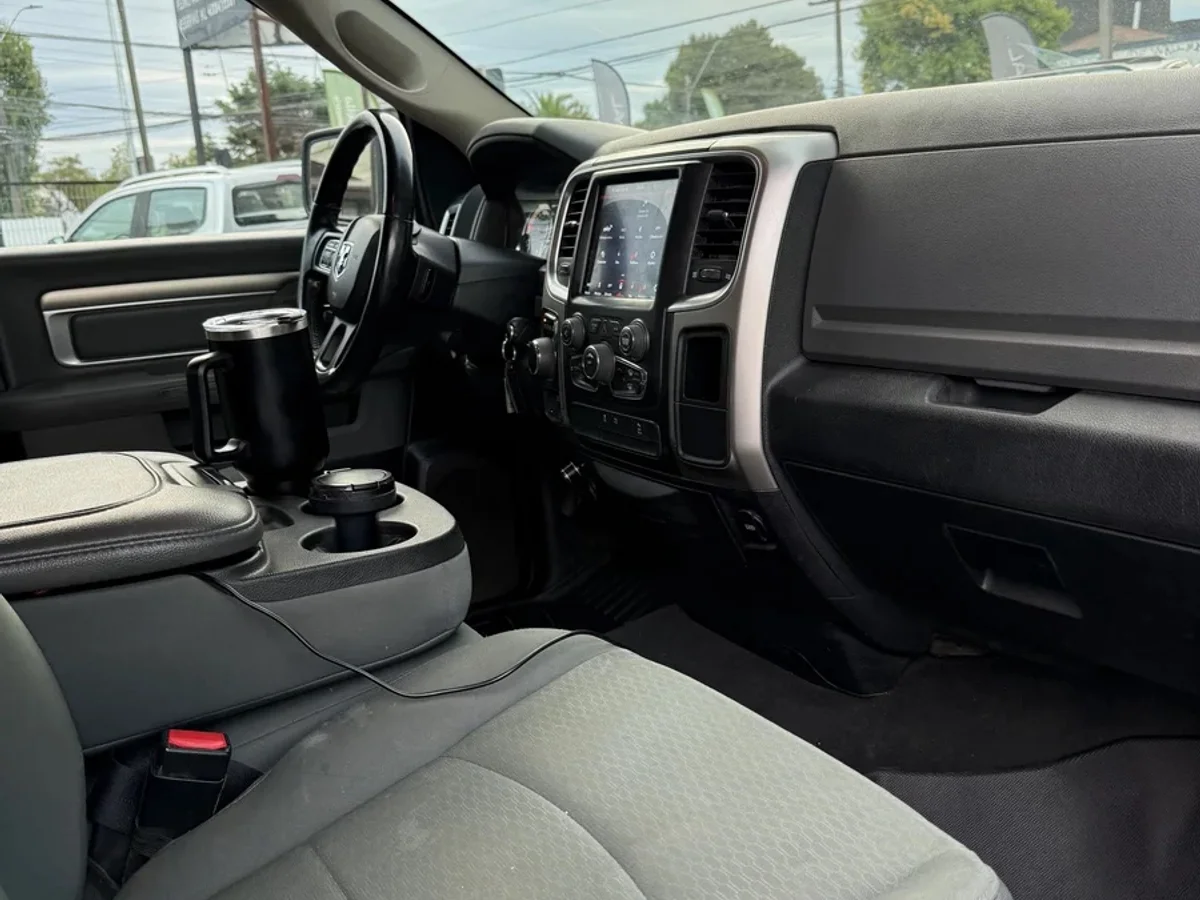 Dodge RAM 1500 SLT 2018 - Miniatura 17