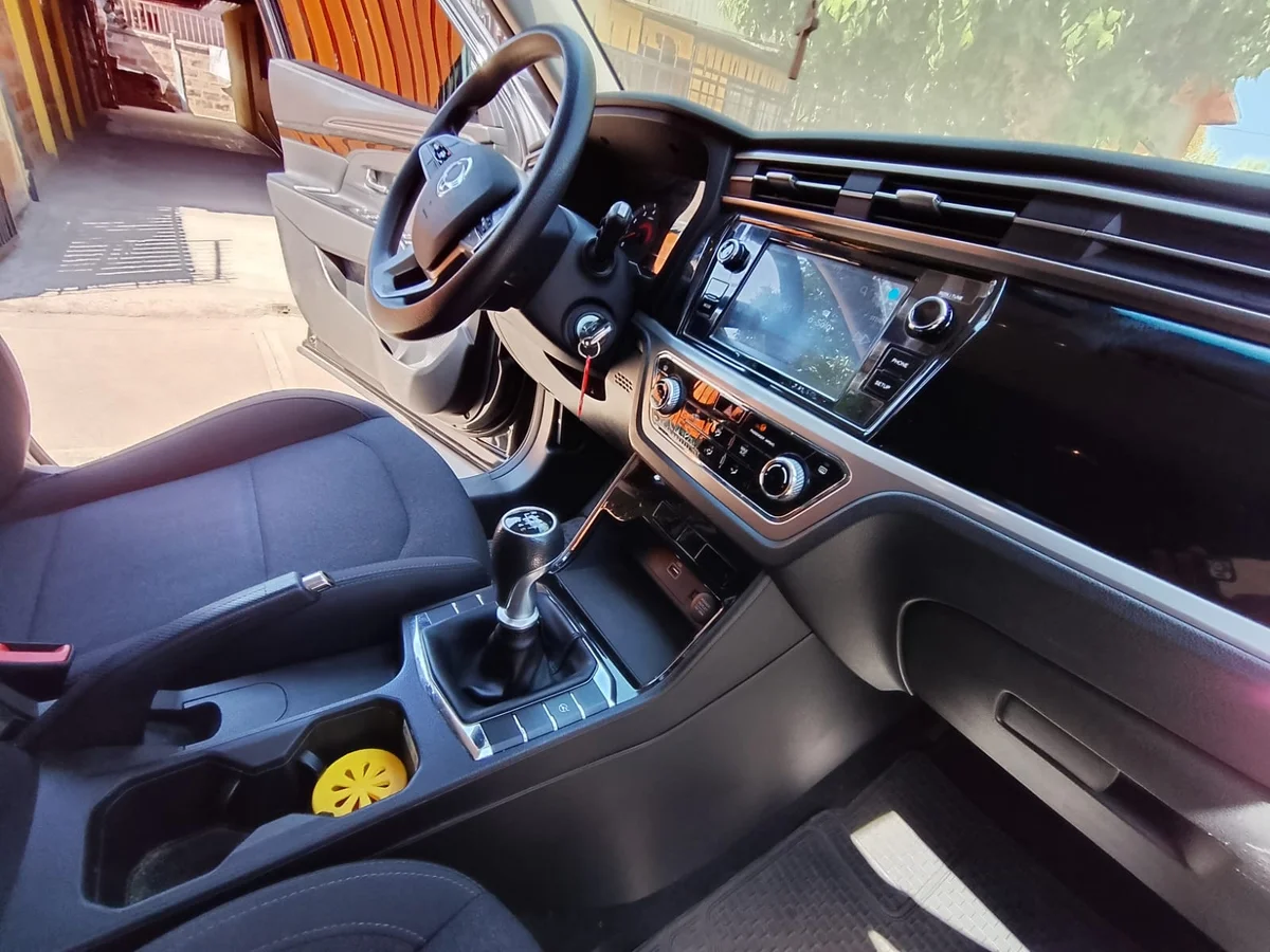 SSANGYONG NEW KORANDO 1.5 TURBO LX 4X2 - Miniatura 4