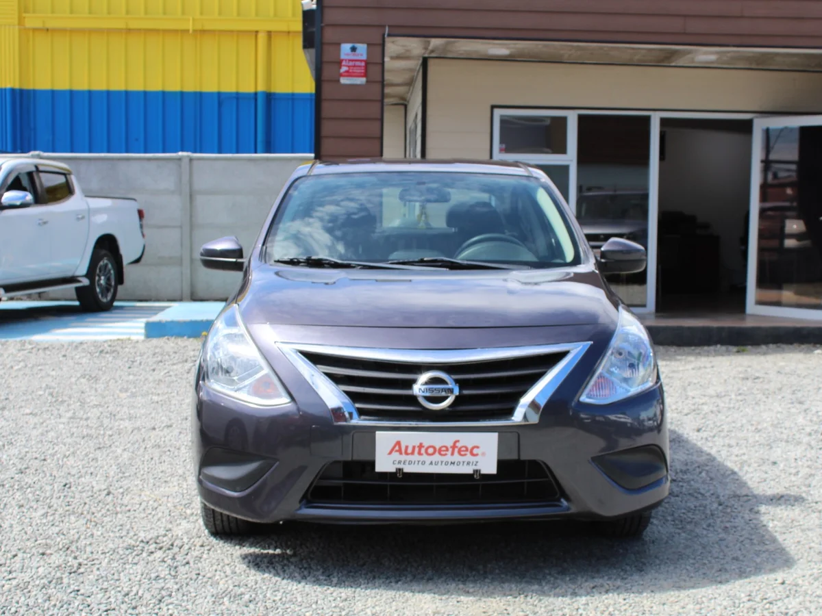 Nissan Versa Sense — foto 3 de 10