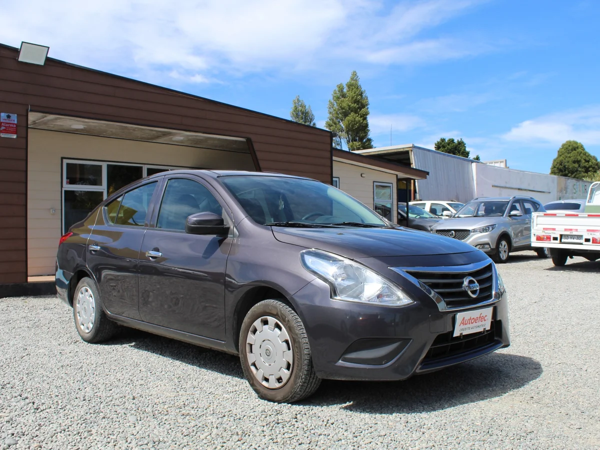 Nissan Versa Sense — foto 4 de 10