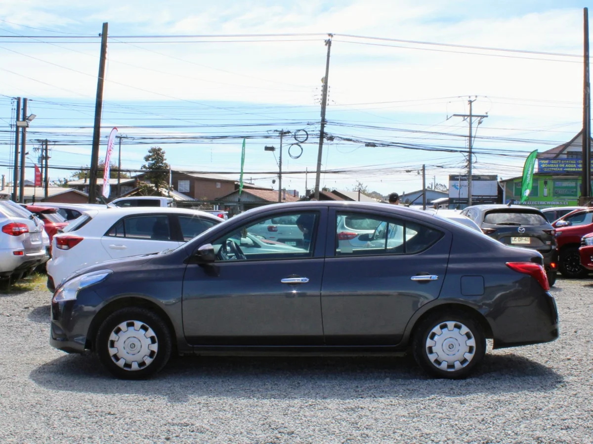 Nissan Versa Sense — foto 10 de 10