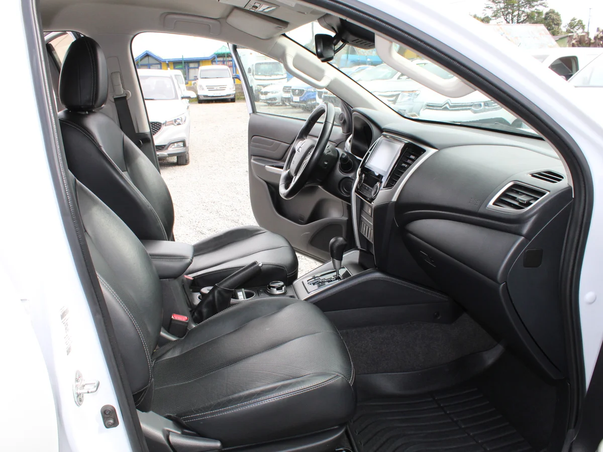 Mitsubishi L200 Dakar Hp Aut. — foto 6 de 10