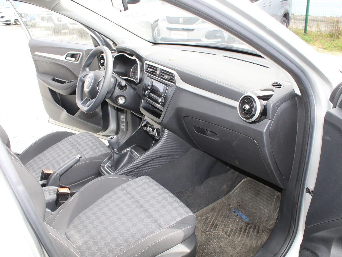 MG Zs — foto 5 de 11