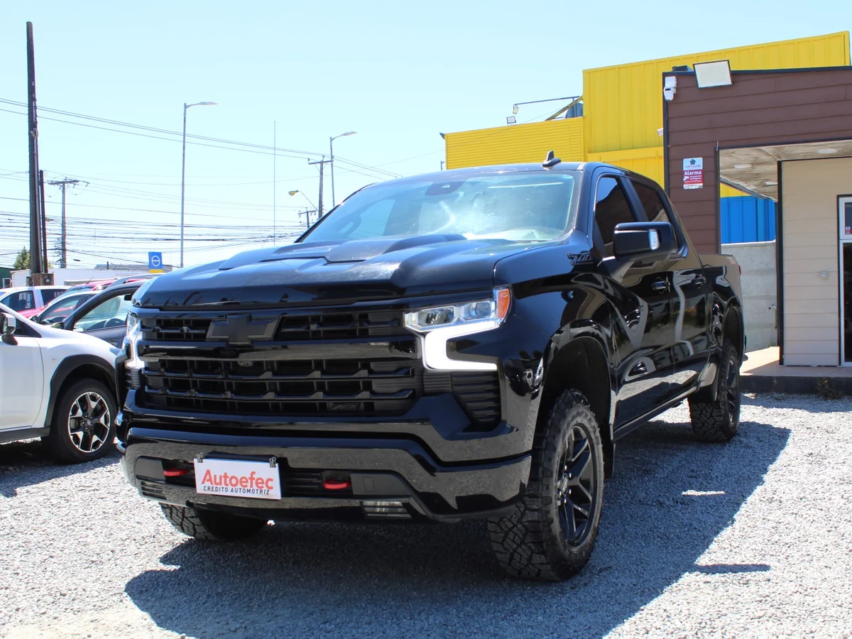 Chevrolet Silverado Trail Boss Z71 — foto 2 de 11