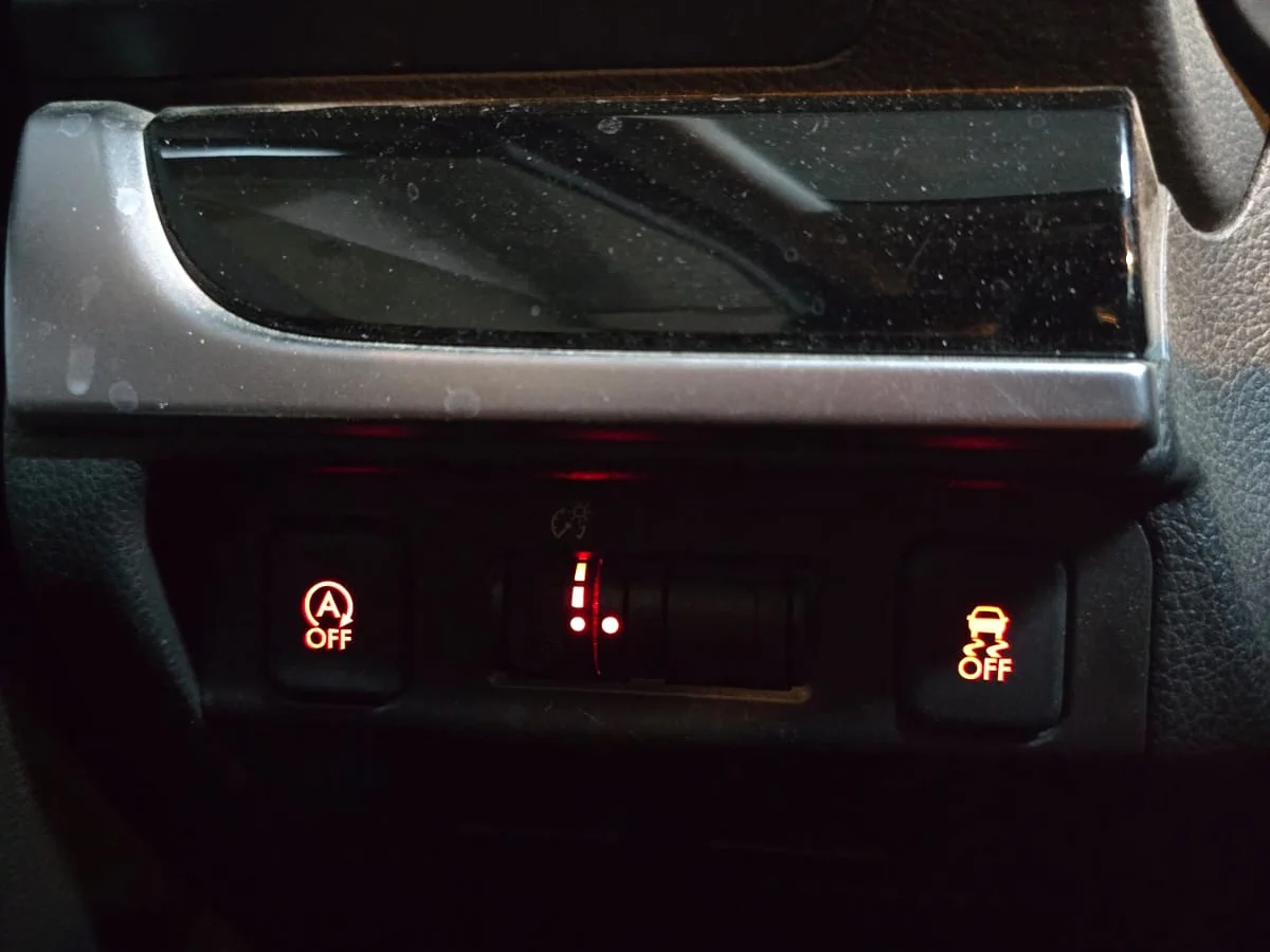 SUBARU XV DYNAMIC AWC CVT 2.0 I - Miniatura 12