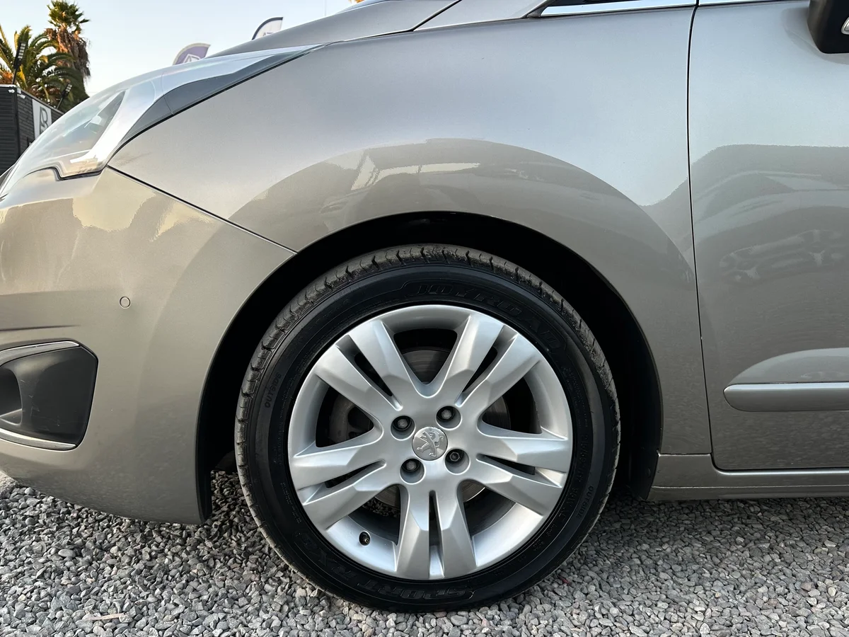 PEUGEOT 5008 ALLURE BLUE HDI 1.6 AUT DIESEL 2017 - Miniatura 9